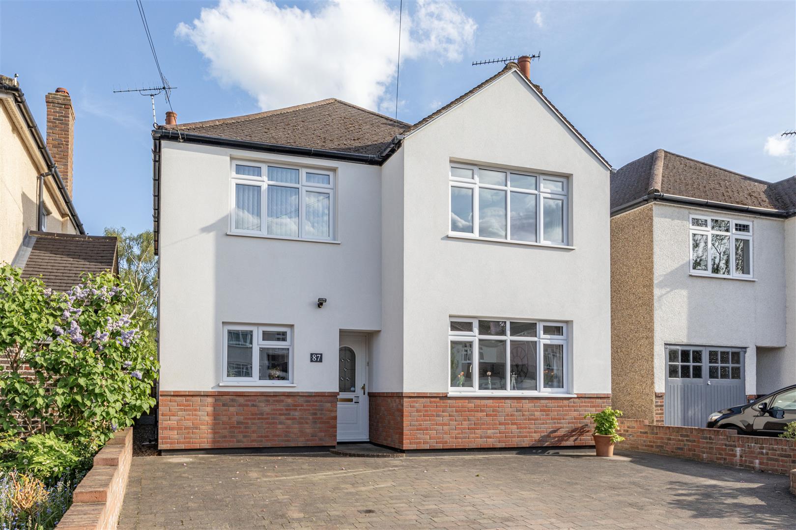 Hollies Avenue, West Byfleet Richard State